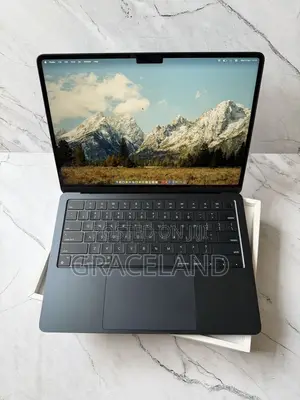New Laptop Apple MacBook Air 2025 M4 13-Inch 16GB Apple M4 SSD 256GB