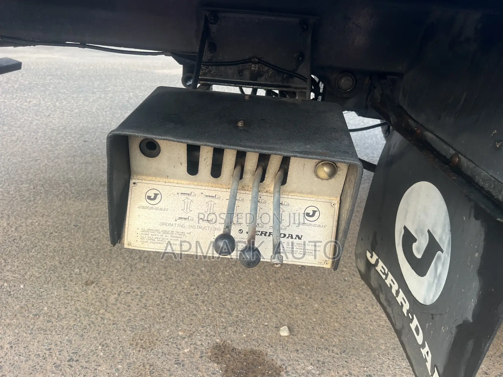 Tow Truck Flat Bed Automatic 2007