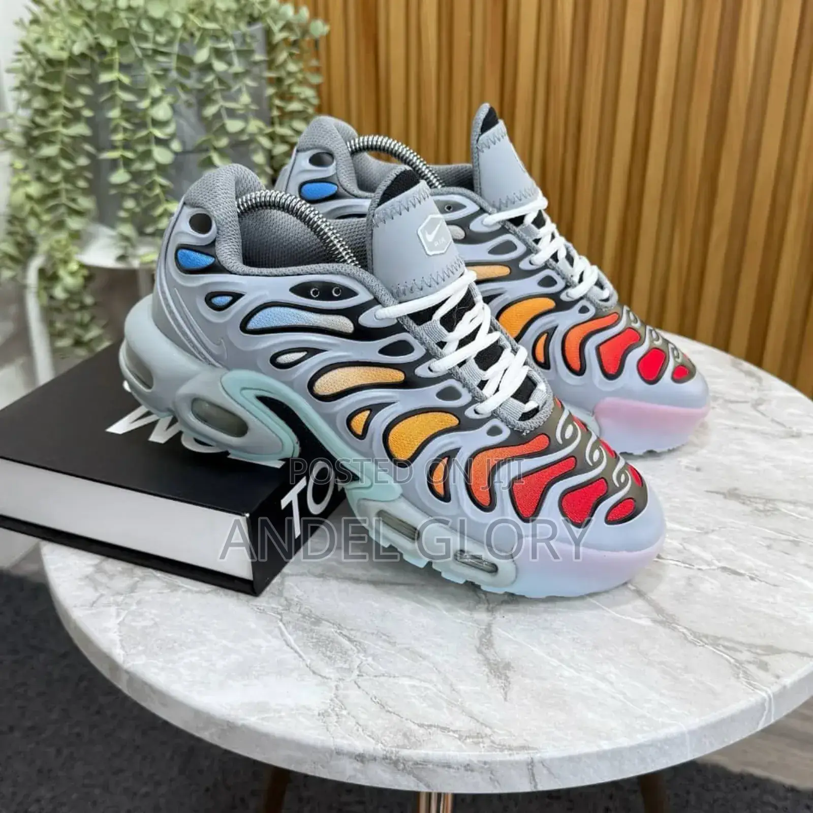Original Nike Sneaker