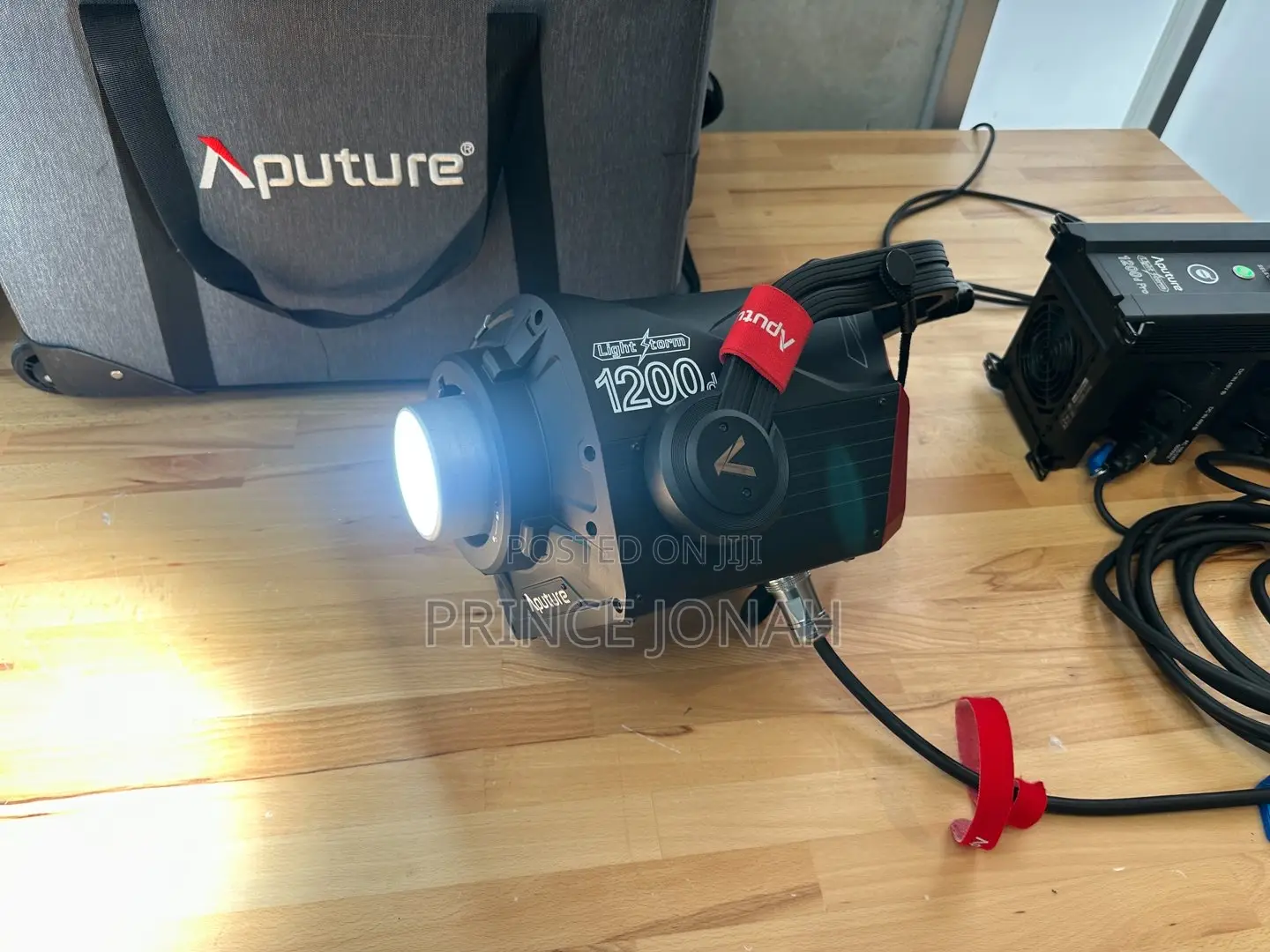 Rent/Hire Aputure Ls 1200d Pro Daylight Led Light Kit Accra Ghana