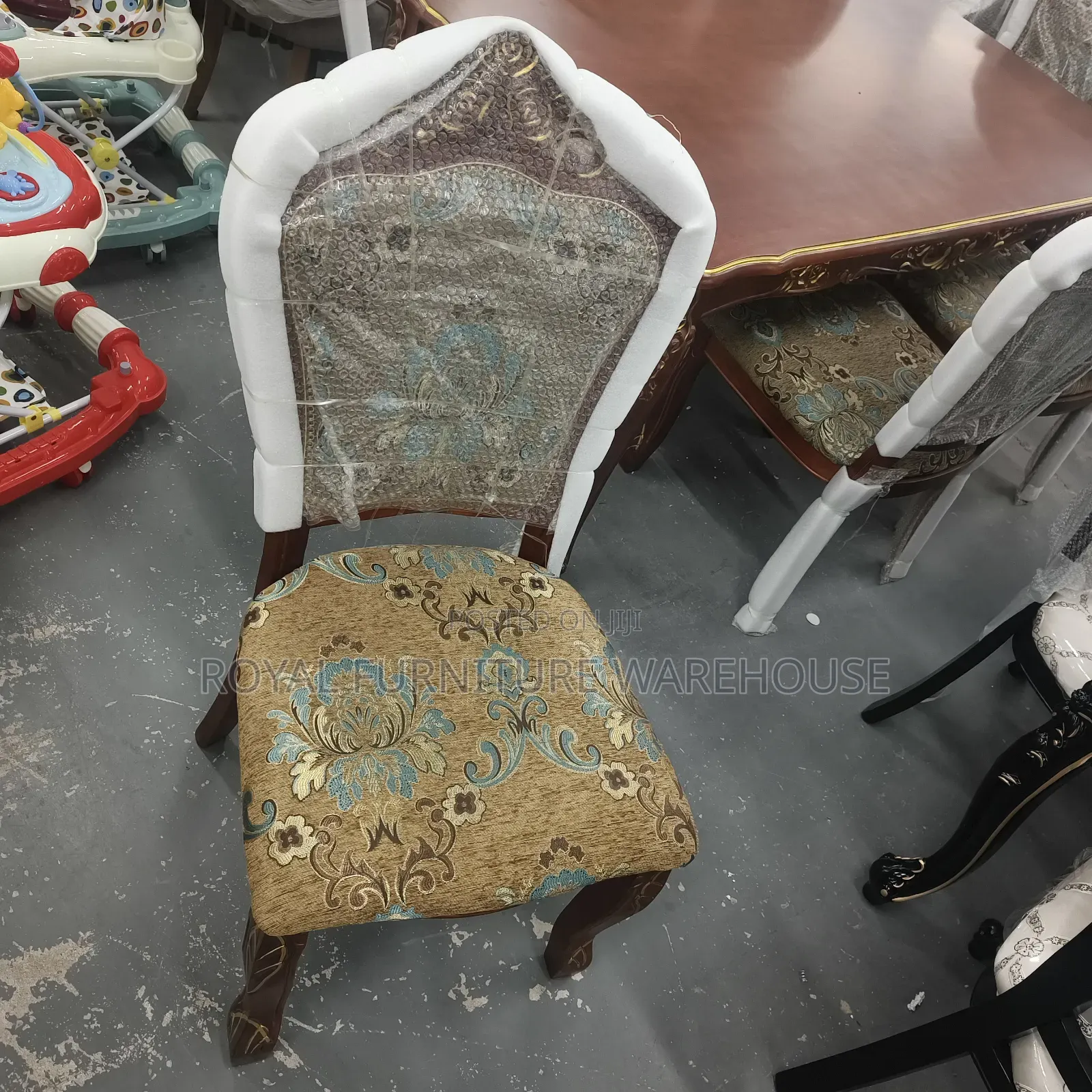Victorian-Style Wooden Dining Table Set With Upholstered Chairs