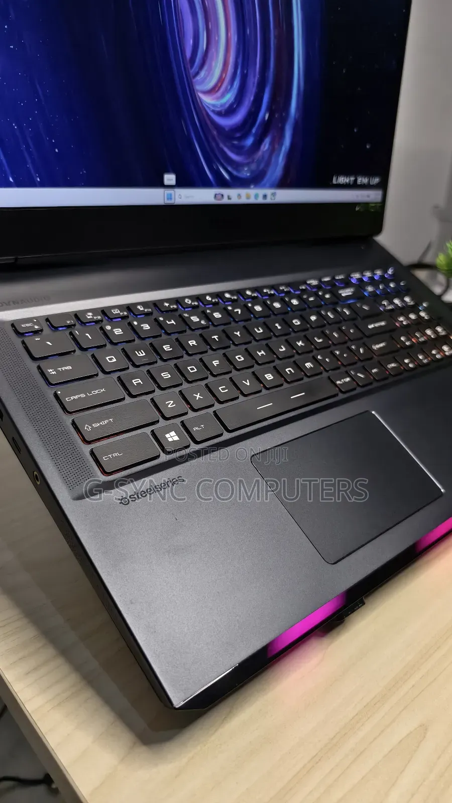 Laptop MSI Raider GE76 12UGS 32GB Intel Core I7 SSD 1T