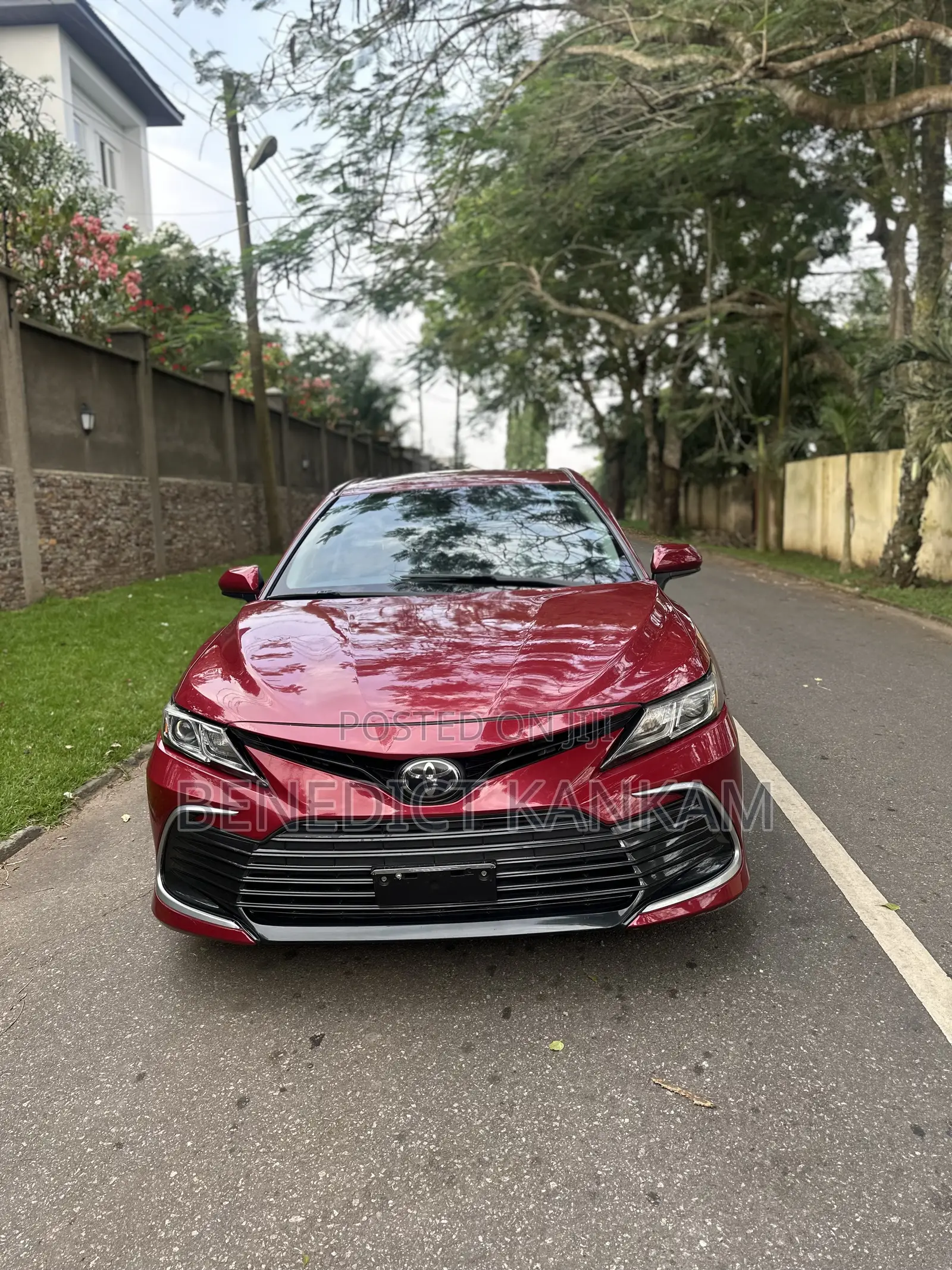 Toyota Camry LE FWD 2020 Burgundy