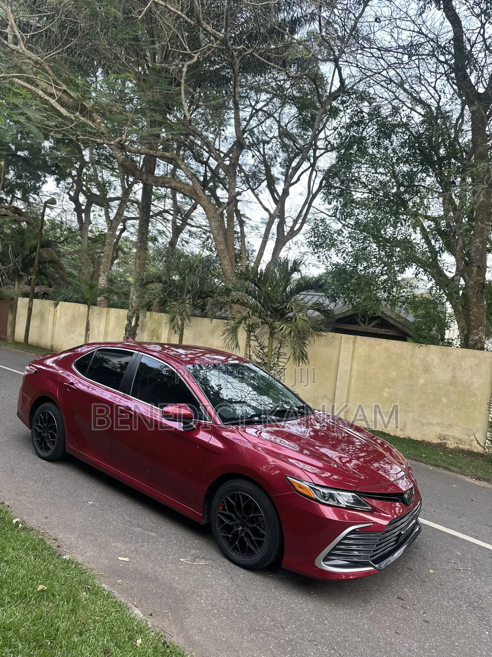 Toyota Camry LE FWD 2020 Burgundy
