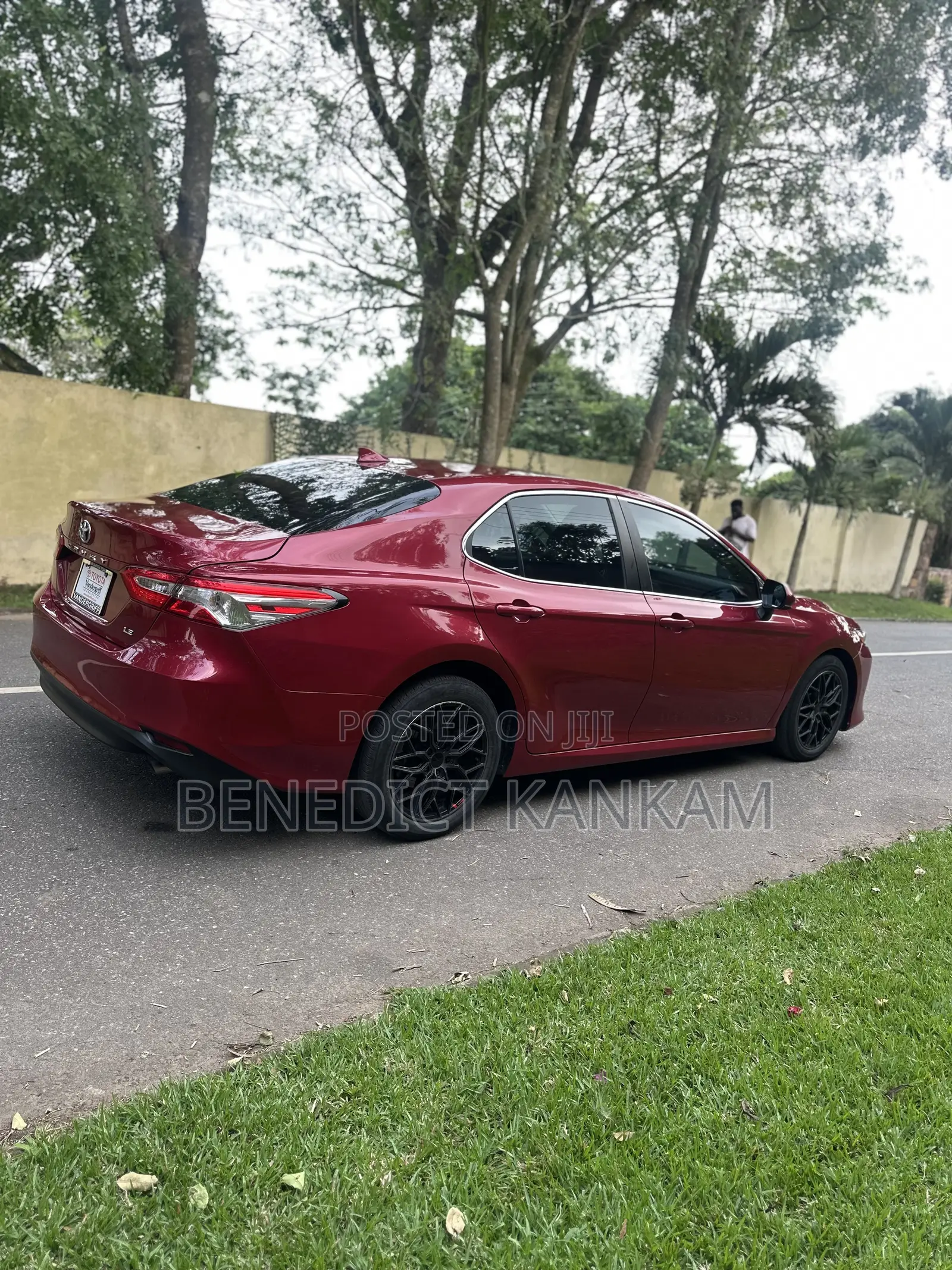 Toyota Camry LE FWD 2020 Burgundy
