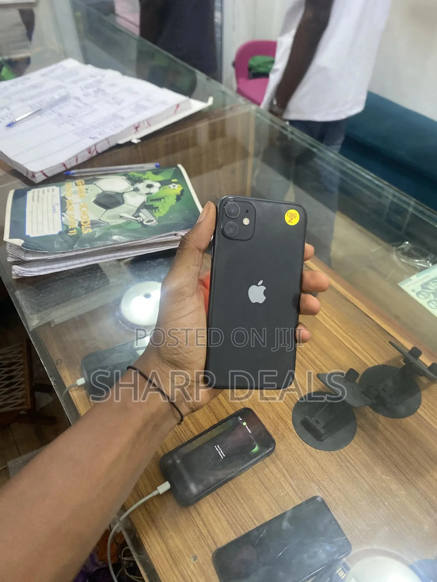 New Apple iPhone 11 128 GB Black