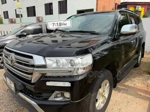Toyota Land Cruiser 4.0 V6 GXR 2016 Black