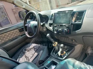 Toyota Hilux 2013 Green