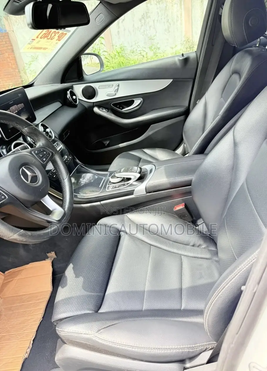 Mercedes-Benz C300 Luxury 4matic Sedan AWD (2.0L 4cyl 7A) 2017 White