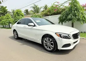 Mercedes-Benz C300 Luxury 4matic Sedan AWD (2.0L 4cyl 7A) 2017 White
