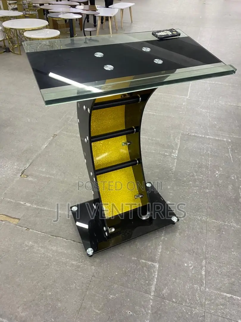 Curved Glass Pulpit