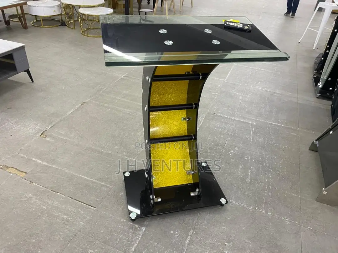 Curved Glass Pulpit
