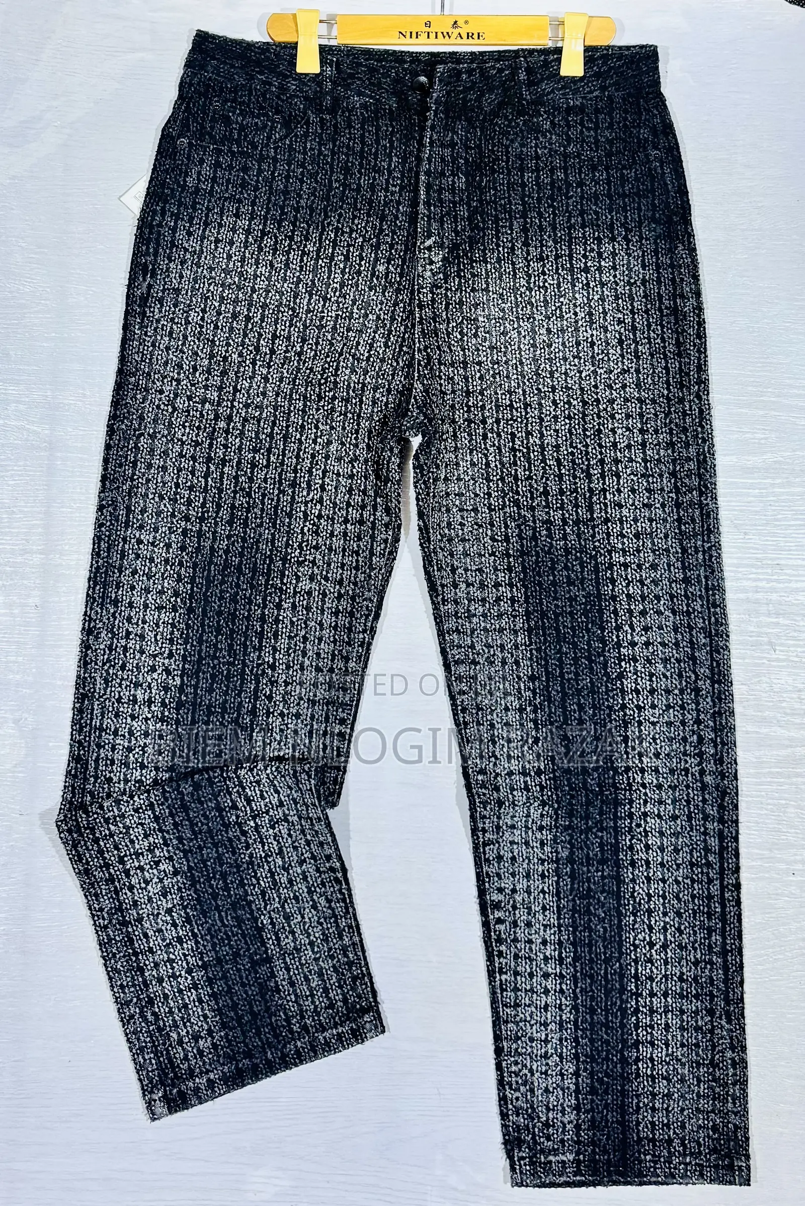 High Quality Size 38 Baggy Jeans Available in Stock