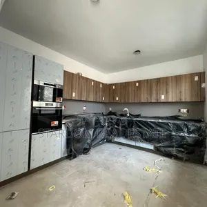5bdrm Duplex in East Airport, Spintex for sale