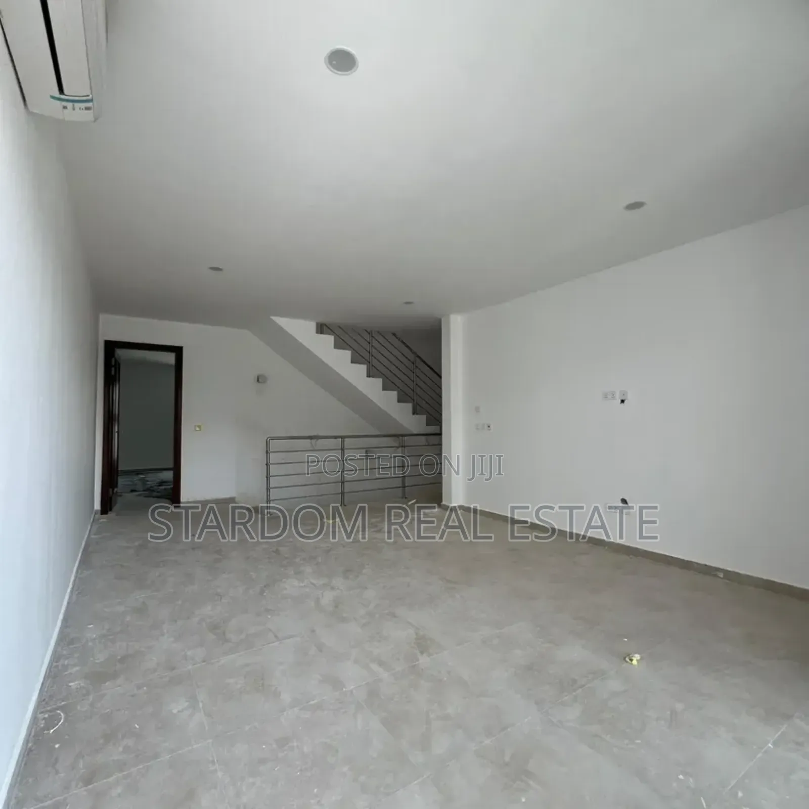 5bdrm Duplex in East Airport, Spintex for sale