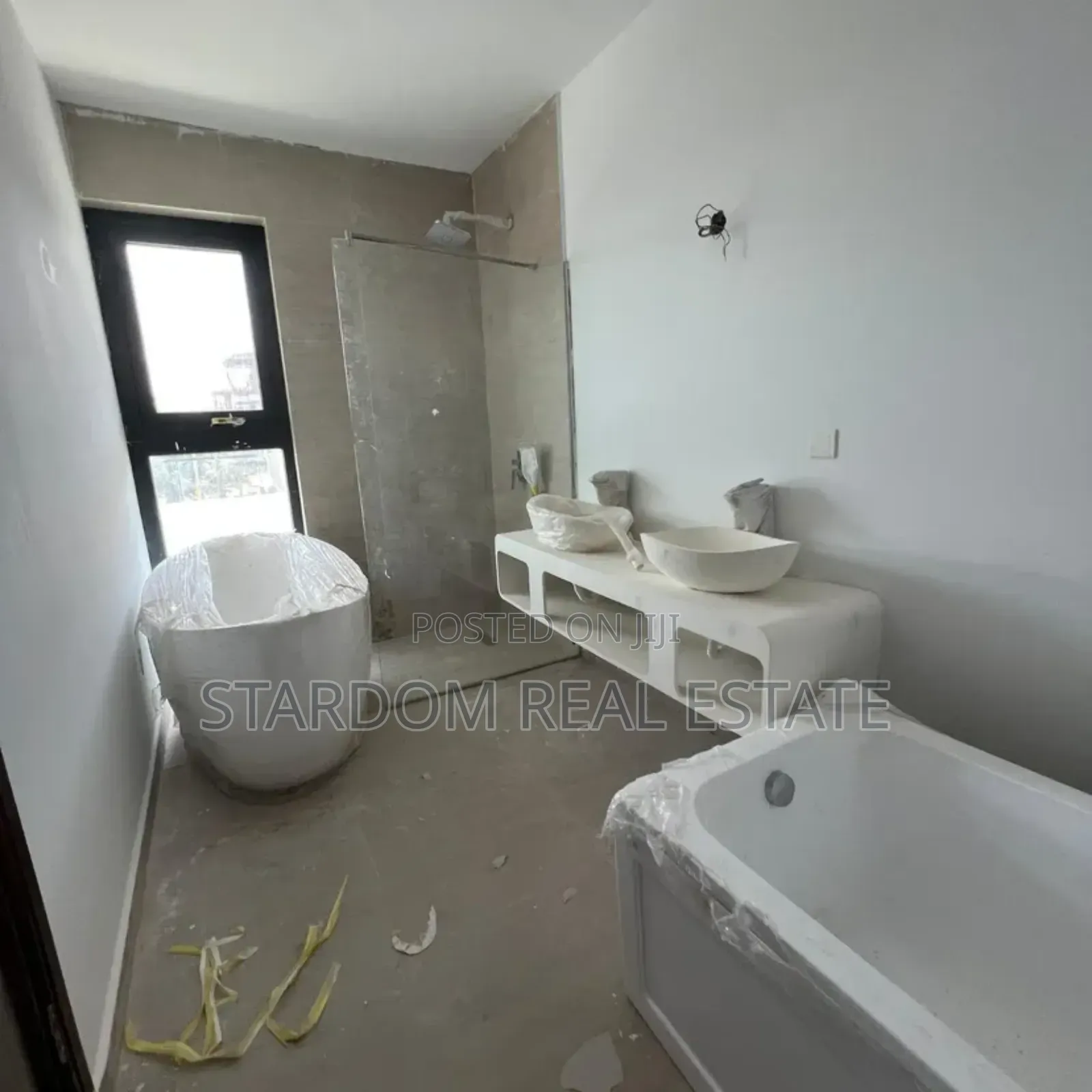 5bdrm Duplex in East Airport, Spintex for sale