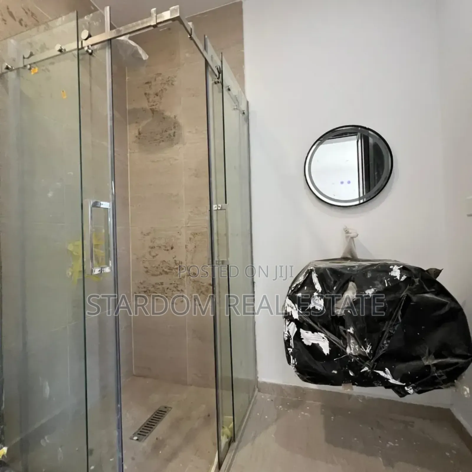 5bdrm Duplex in East Airport, Spintex for sale