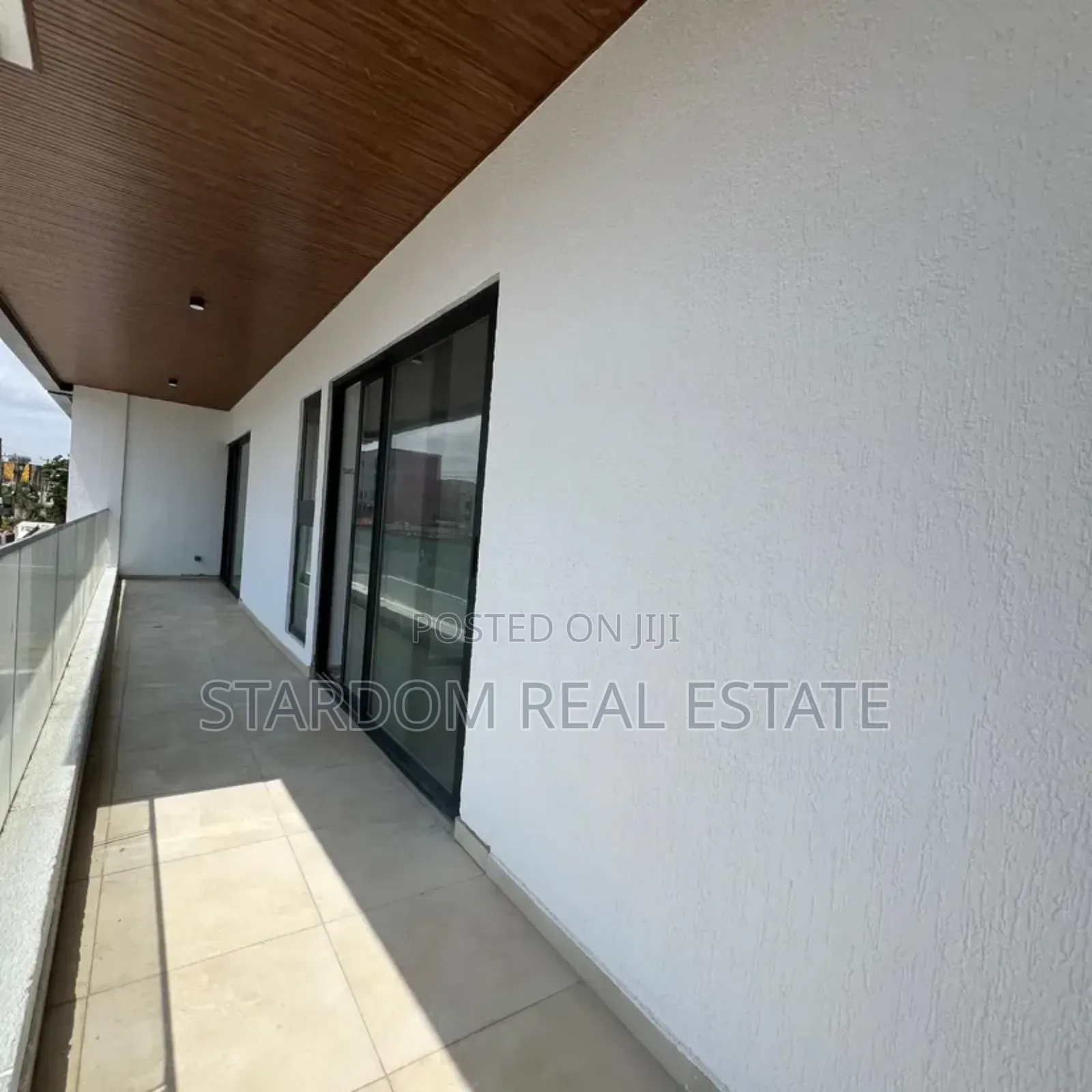 5bdrm Duplex in East Airport, Spintex for sale