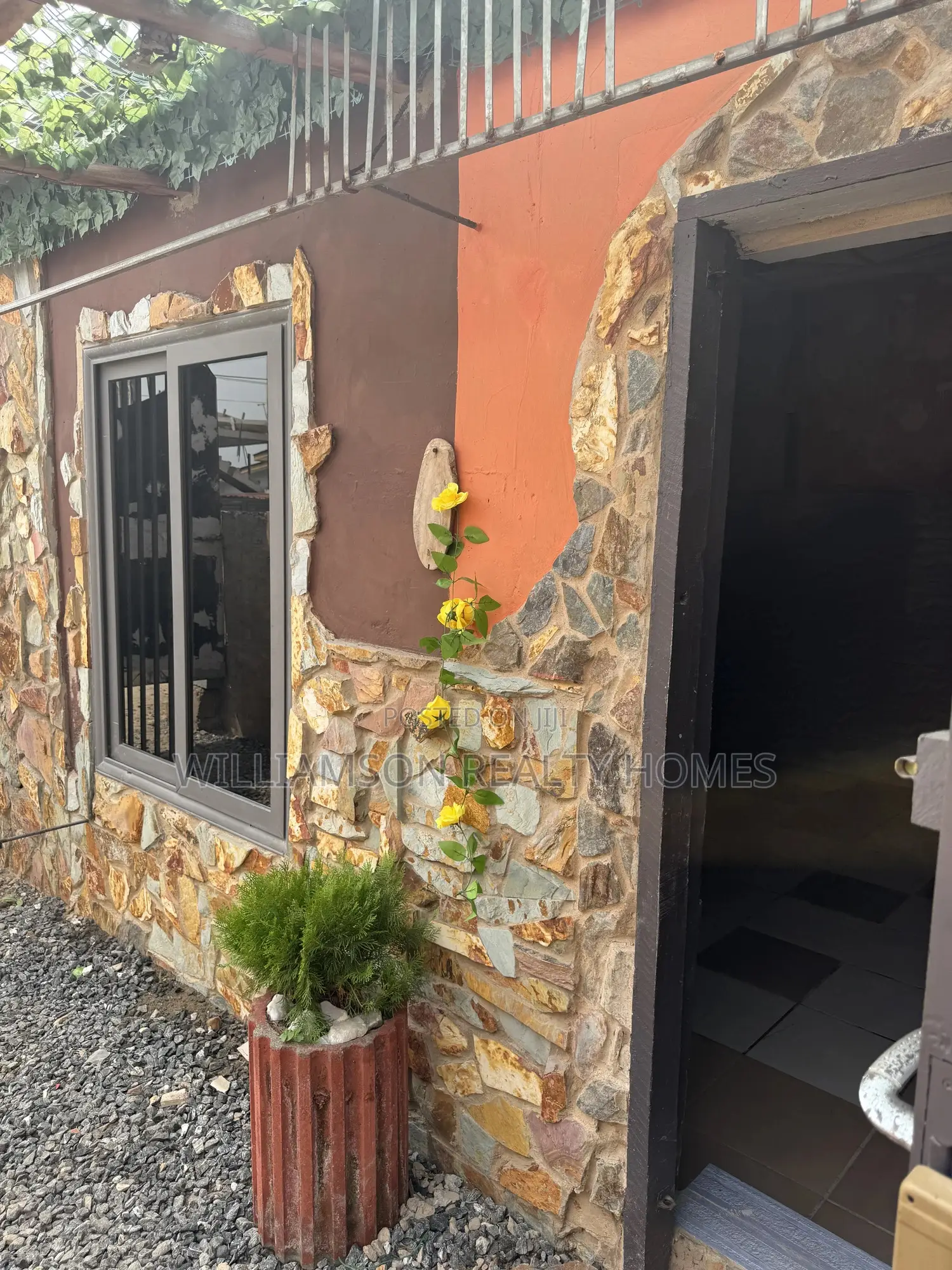 1bdrm Apartment in Kotobabi Area, Spintex for rent