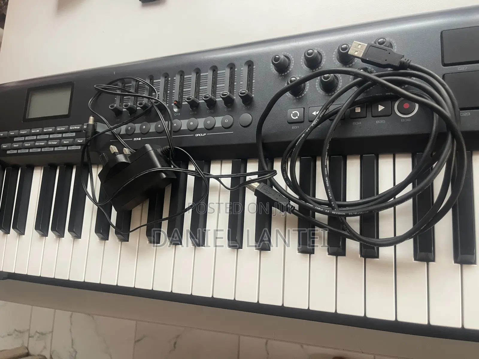 M Audio Axiom 49 Midi Controller + Midi Cable