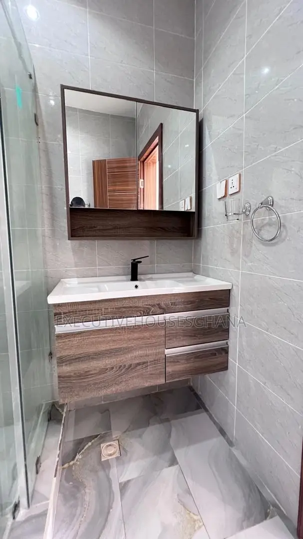 2bdrm House in Nmai-Dzorn for rent