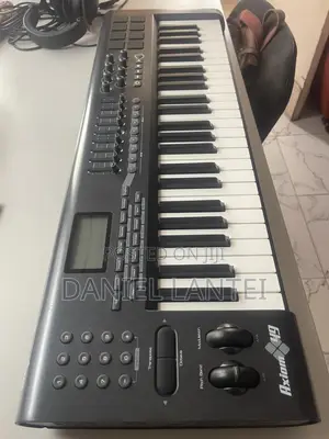 M Audio Axiom 49 Midi Controller + Midi Cable