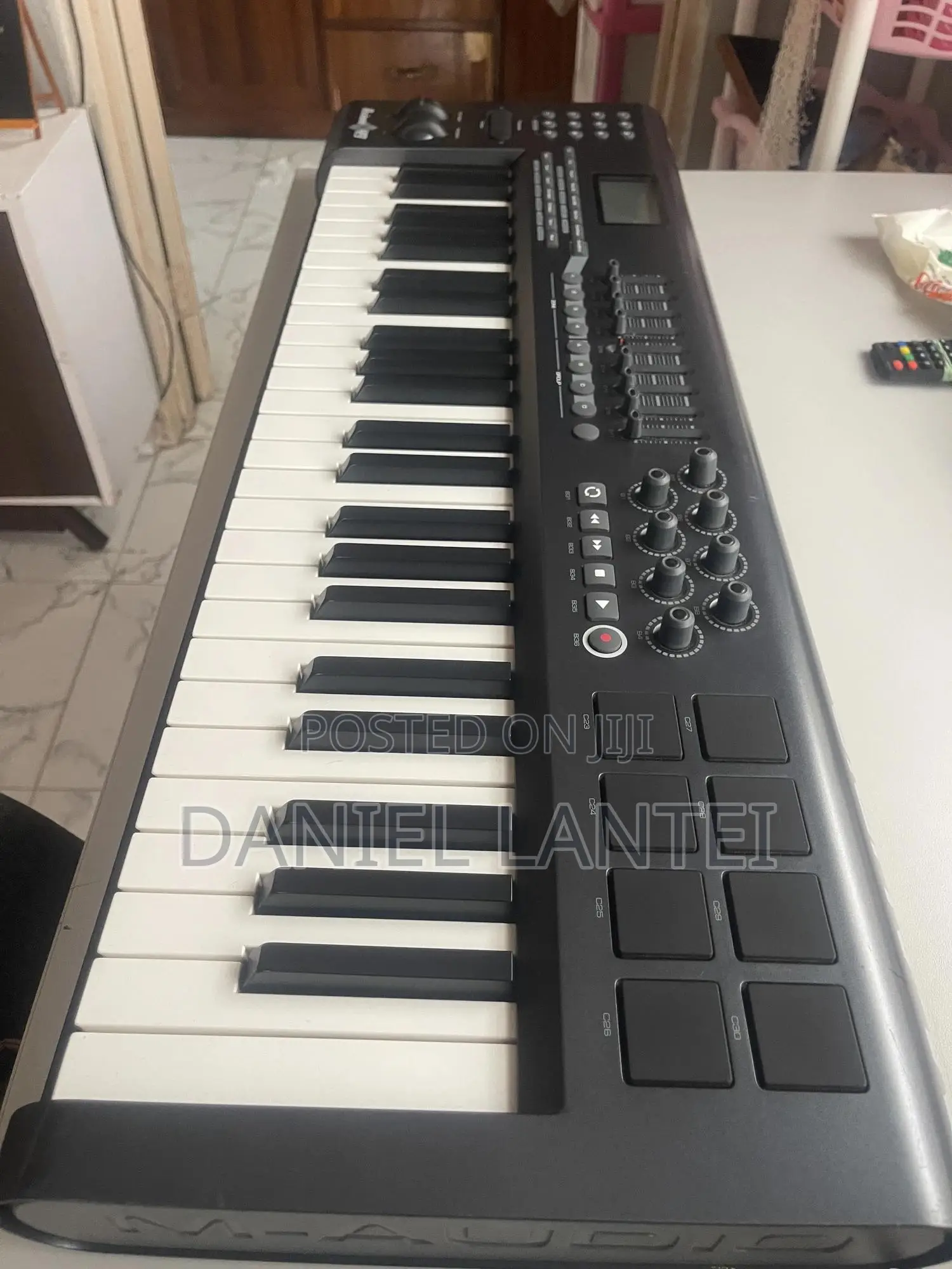 M Audio Axiom 49 Midi Controller + Midi Cable