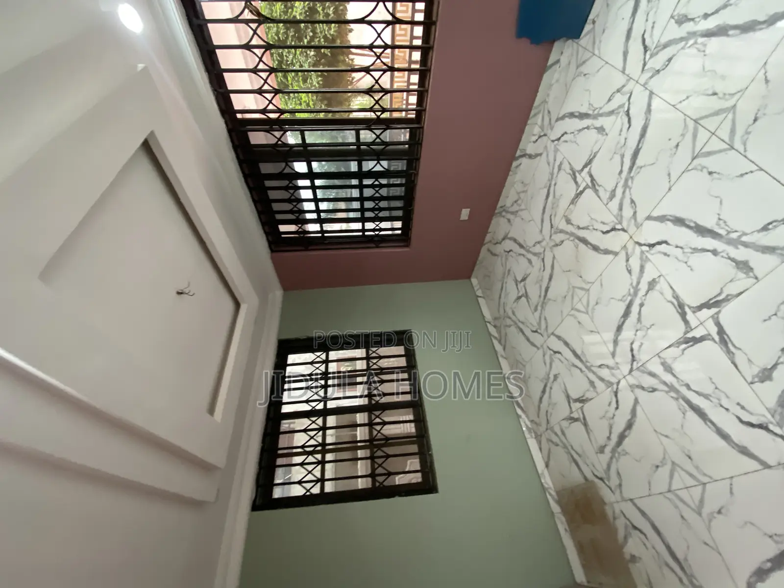 4bdrm Apartment in Adenta Rowi, Housing Down for rent