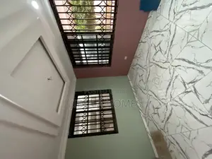 4bdrm Apartment in Adenta Rowi, Housing Down for rent