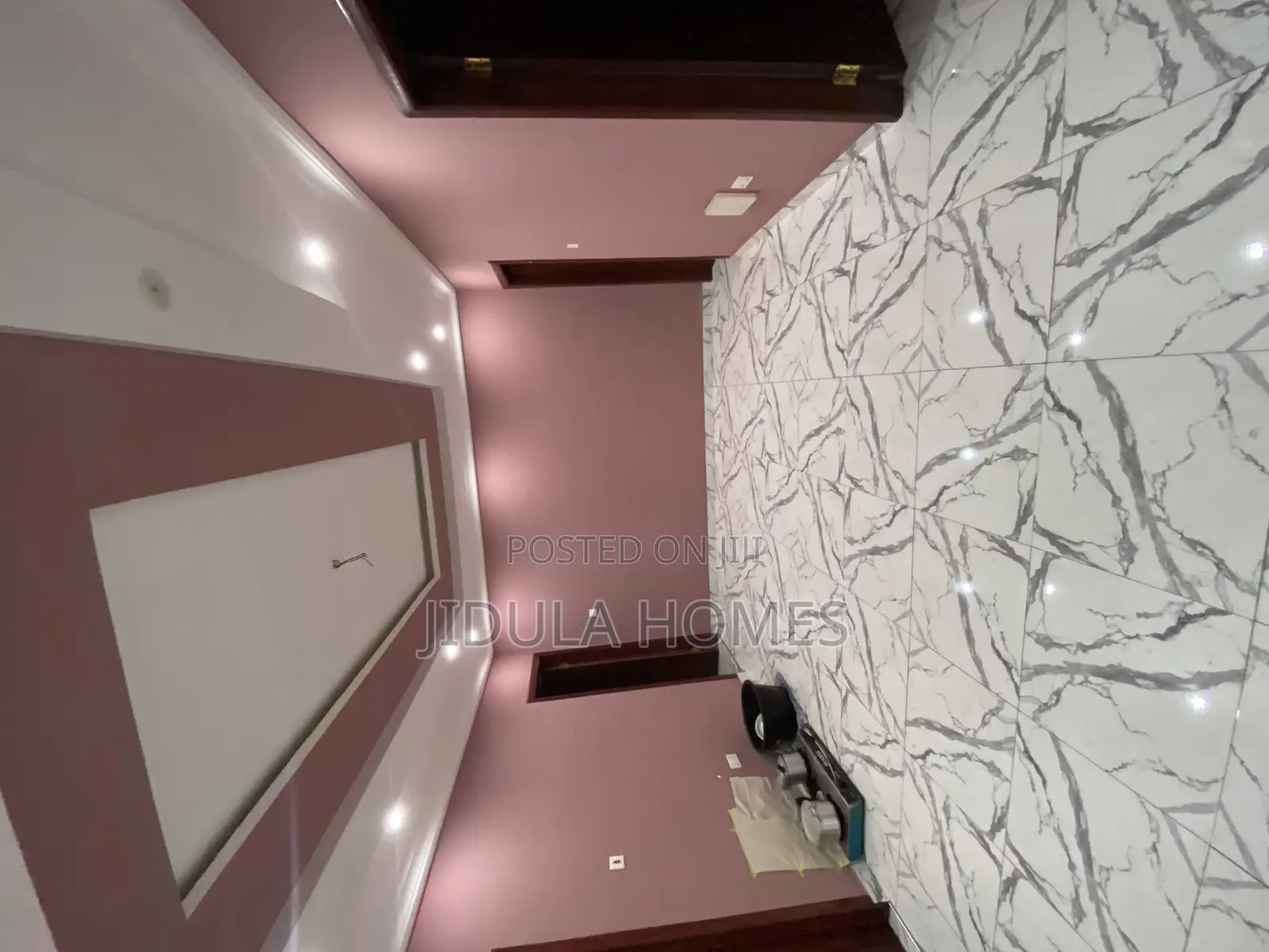4bdrm Apartment in Adenta Rowi, Housing Down for rent