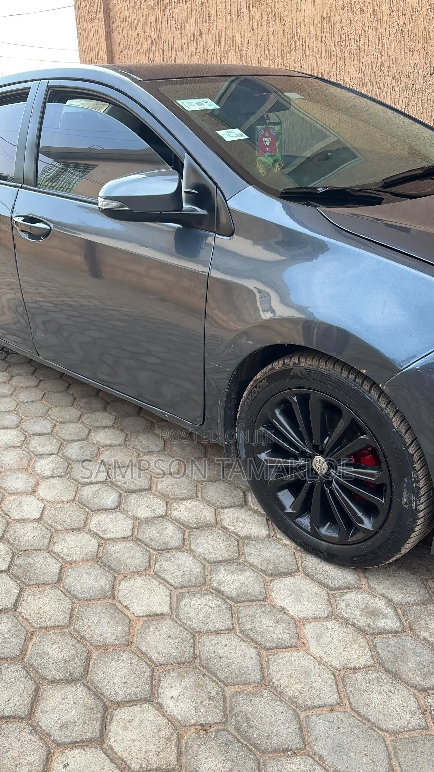 Toyota Corolla LE Premium 4dr Sedan (1.8L 4cyl CVT) 2016 Black