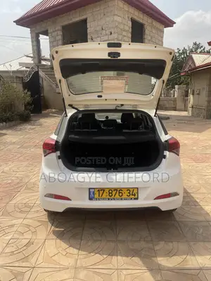 Hyundai i20 1.4 Dual VTVT Petrol (AT) 2016 White