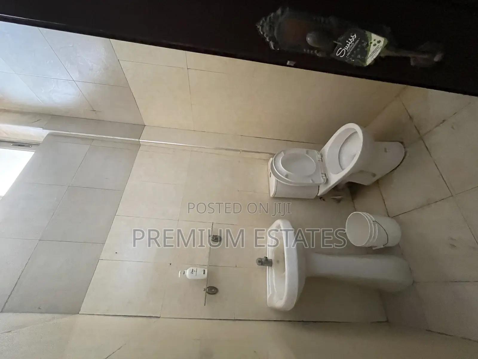 Spacious Office/Commercial Space With Over 10 Rooms for Rent