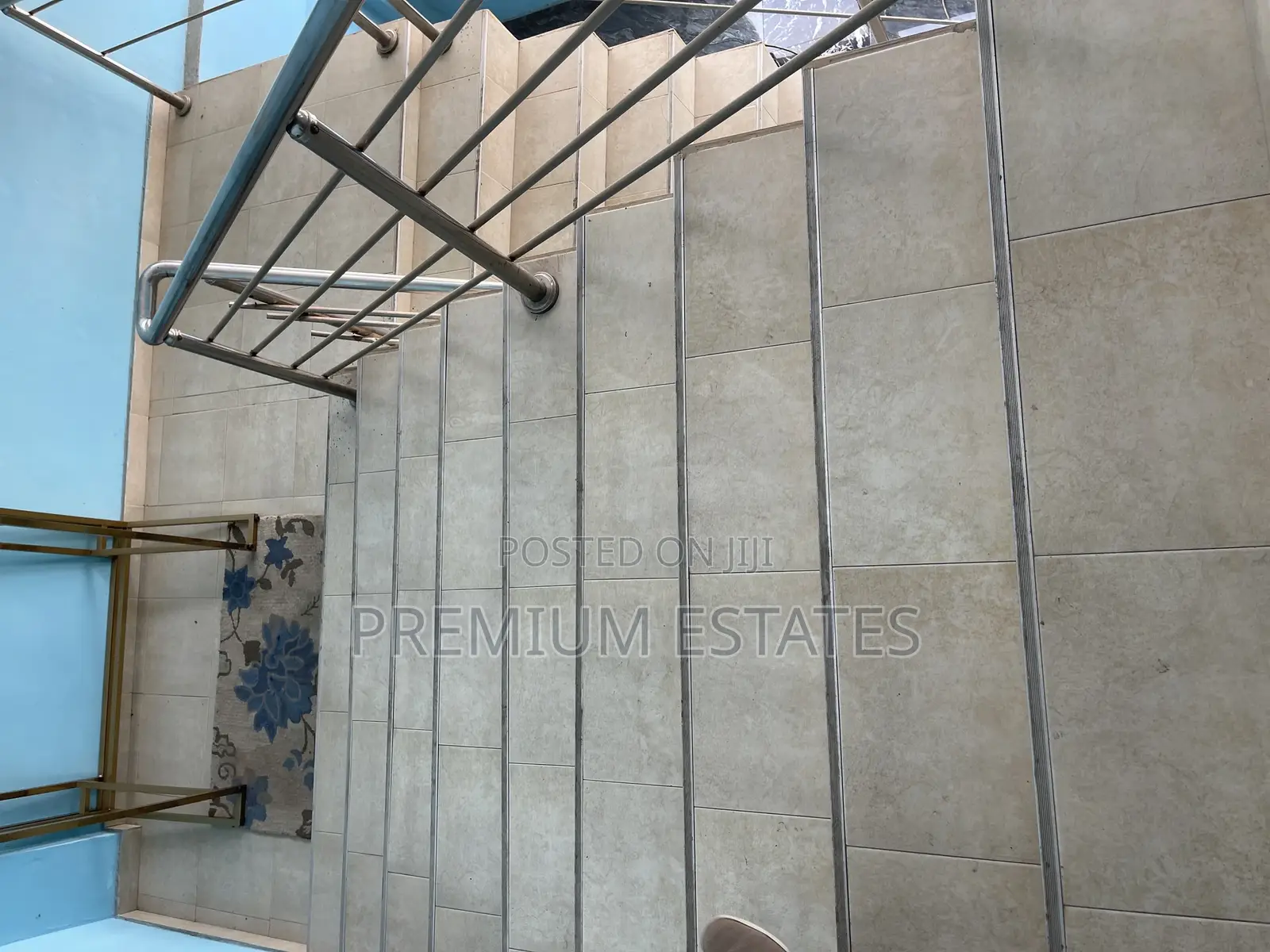 Spacious Office/Commercial Space With Over 10 Rooms for Rent