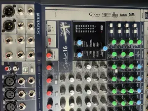 Soundcraft Signature 16