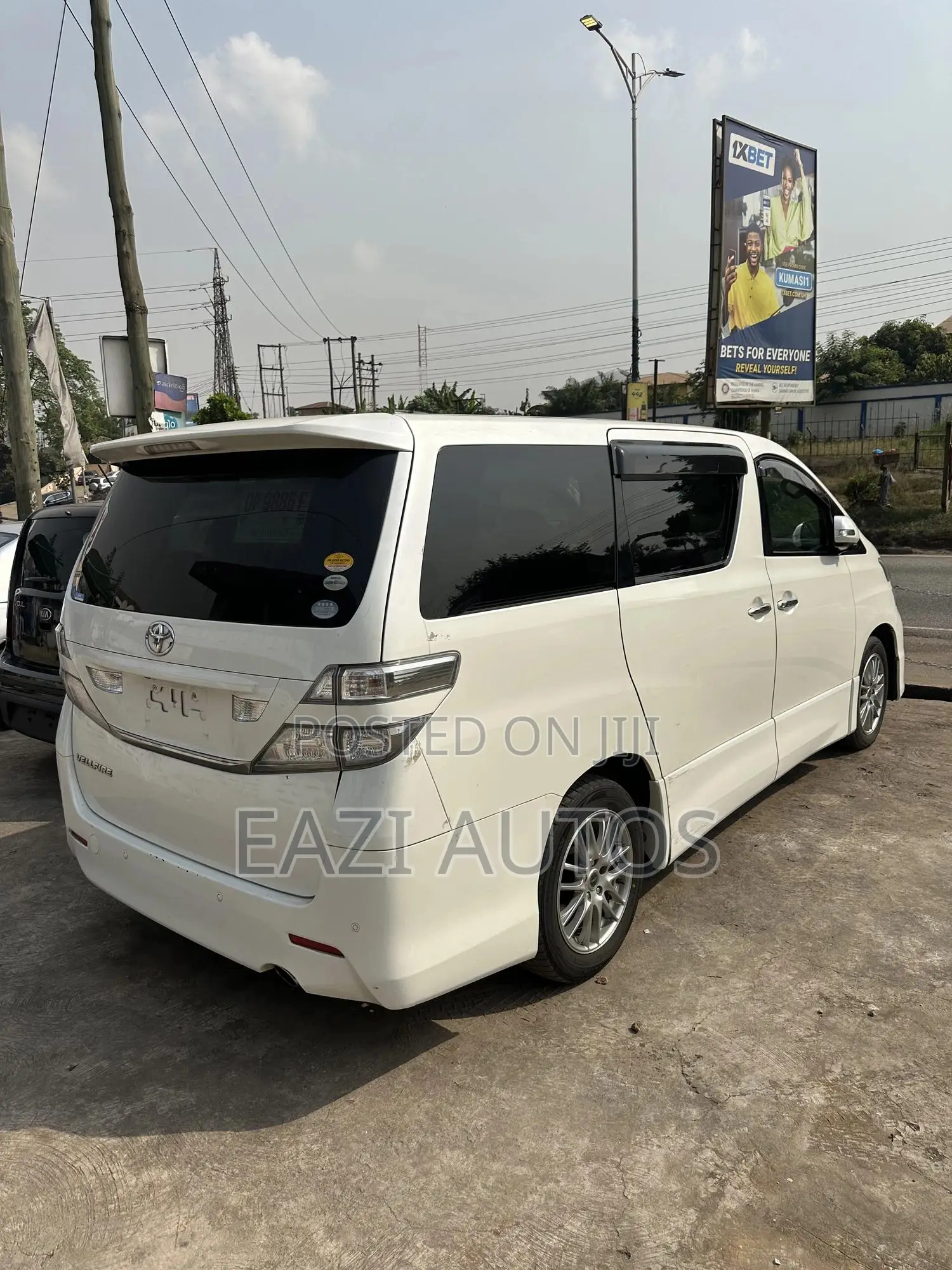 Toyota Vellfire 2014 White