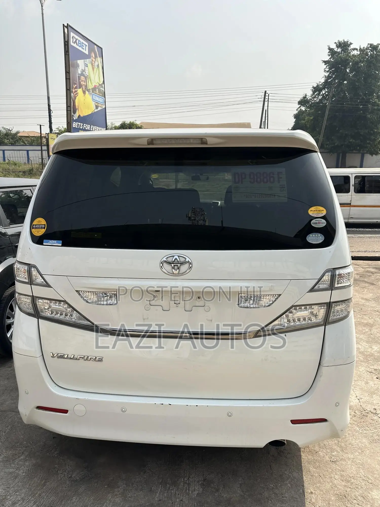 Toyota Vellfire 2014 White
