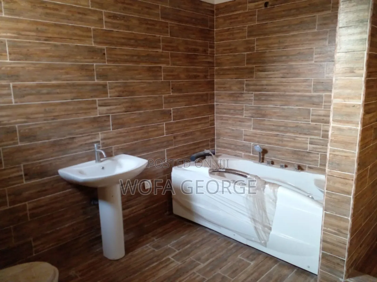 6bdrm House in God Link, Amrahia for rent