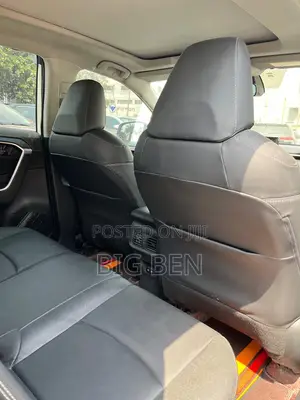 Toyota RAV4 XLE AWD 2023 White