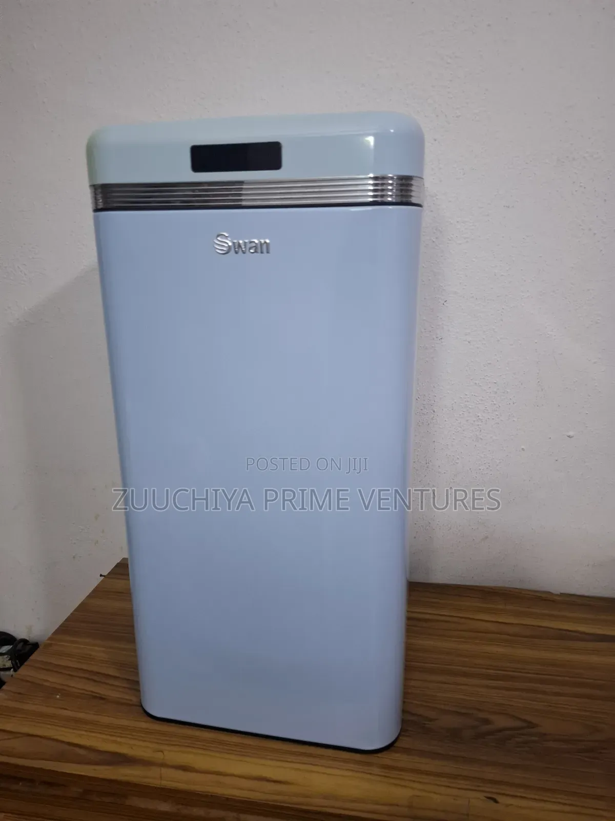 45.L Swan Retro Sensor Bin From Uk