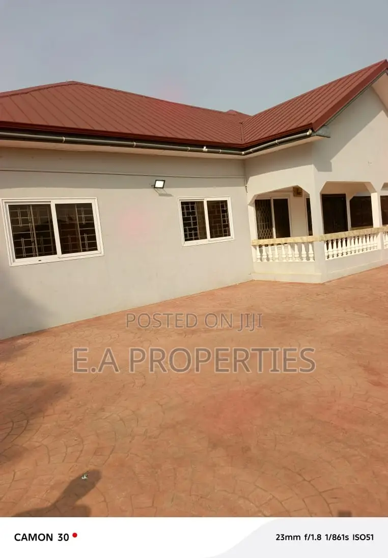 9bdrm House in E A Properties, SDA Area for sale