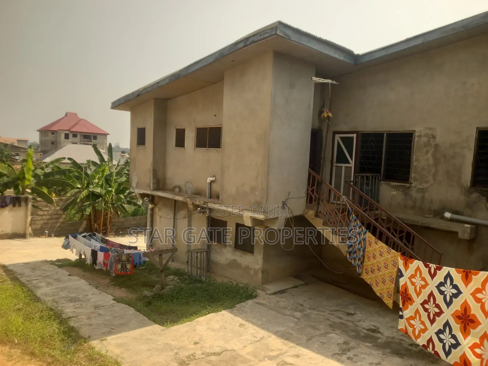 14bdrm House in Tech Aprade, Kumasi Metropolitan for sale