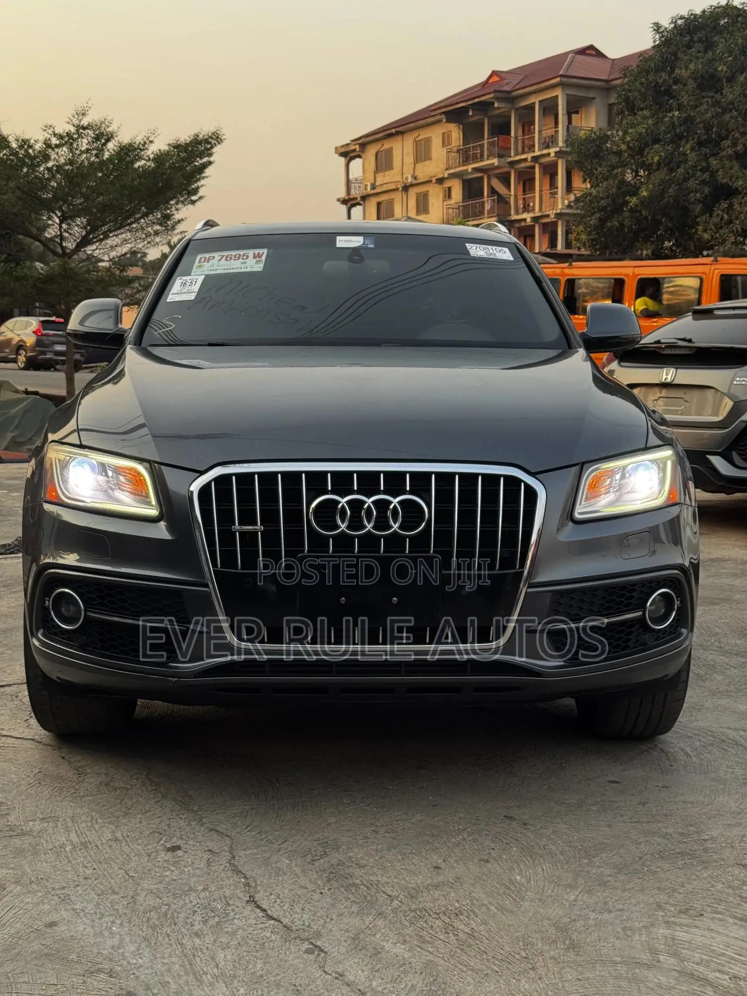 Audi Q5 2.0T Premium AWD quattro 2017 Gray