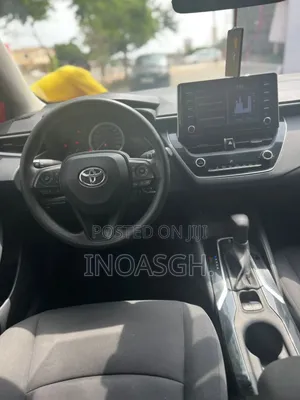 Toyota Corolla LE 2020 Red