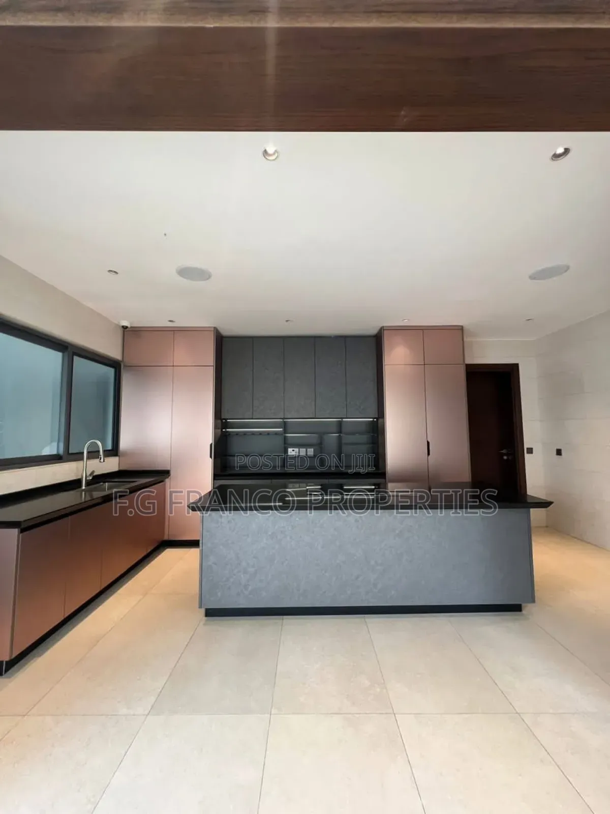 5bdrm House in Kg Franco Properties, East Legon for sale