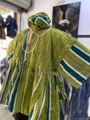 Men Smock and Batakali