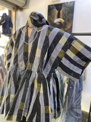 Men Smock and Batakali