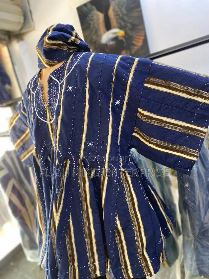 Men Smock and Batakali