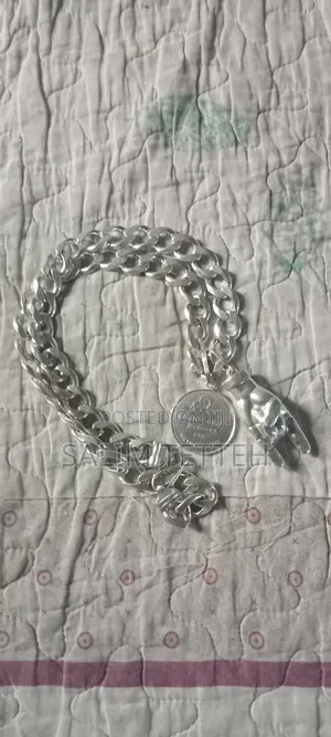 167.9 Grams Of Sliver Chain For Sell At Cool Price