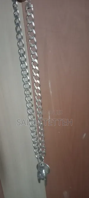 167.9 Grams Of Sliver Chain For Sell At Cool Price